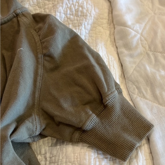 Short sleeve hoodie - Picture 4 of 4